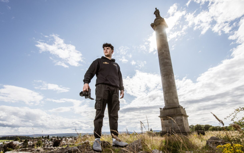 Elgin teen starts social media business at 17